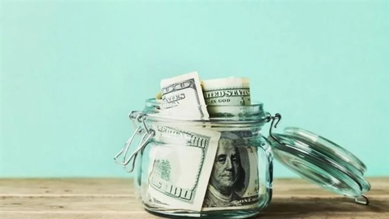 تحركات مفاجئة.. سعر الدولار أمام الجنيه المصري في البنوك بمستهل تعاملات اليوم الأخير من يناير